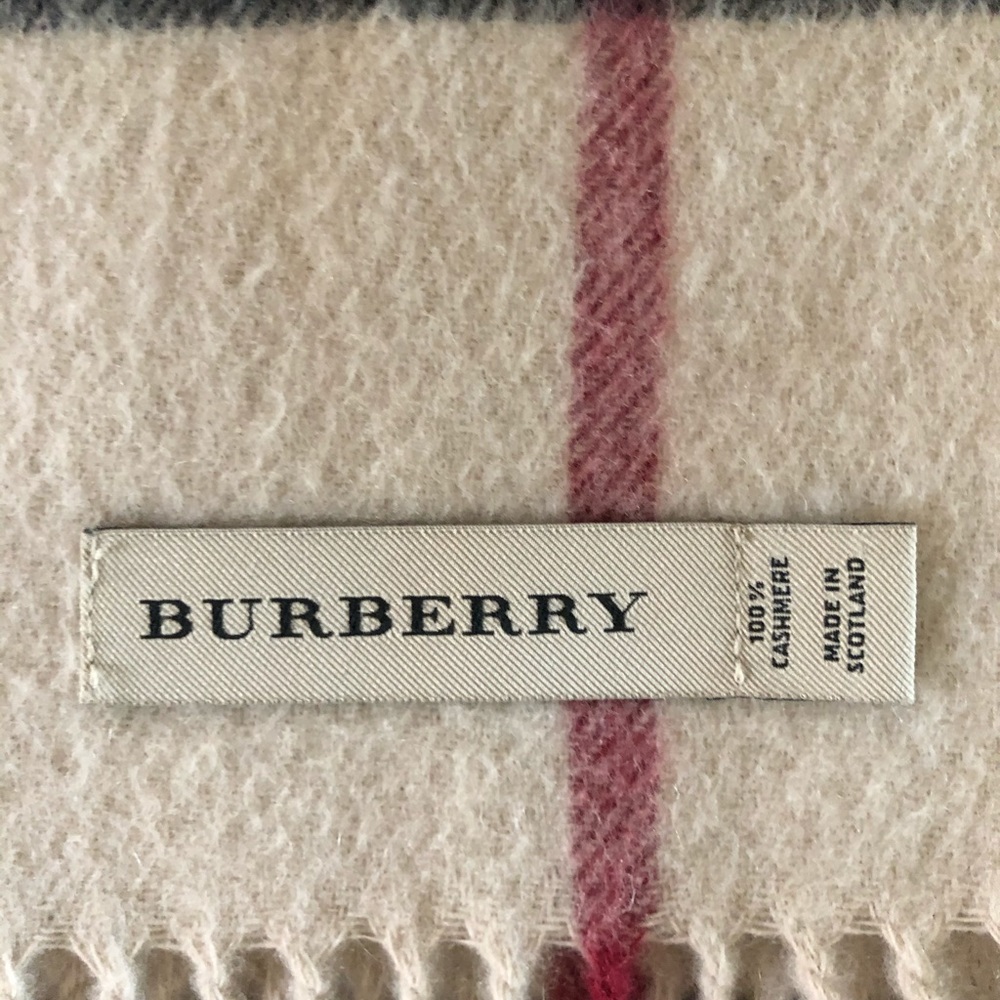 Burberry large check scarf - Picture 4 of 5